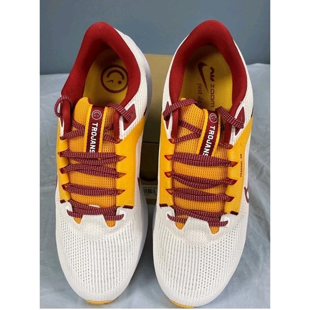 Nike Zoom Pegasus 40 USC Official‎ USC Trojans Issued Running Shoes 9.5 NWOB